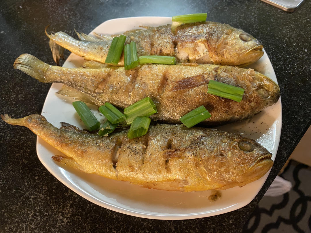 香煎小黄鱼