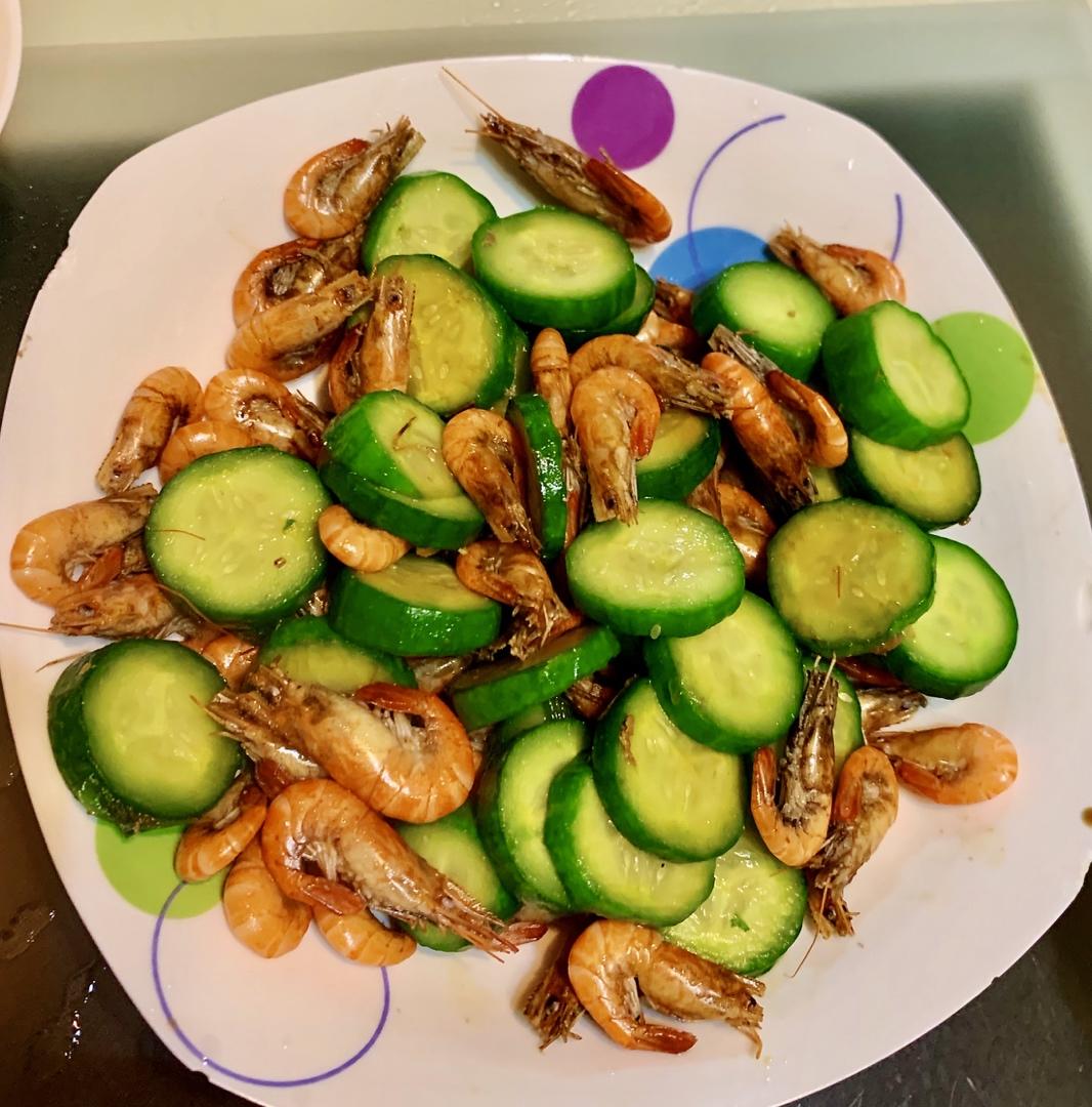 翡翠虾（黄瓜炒基尾虾）
