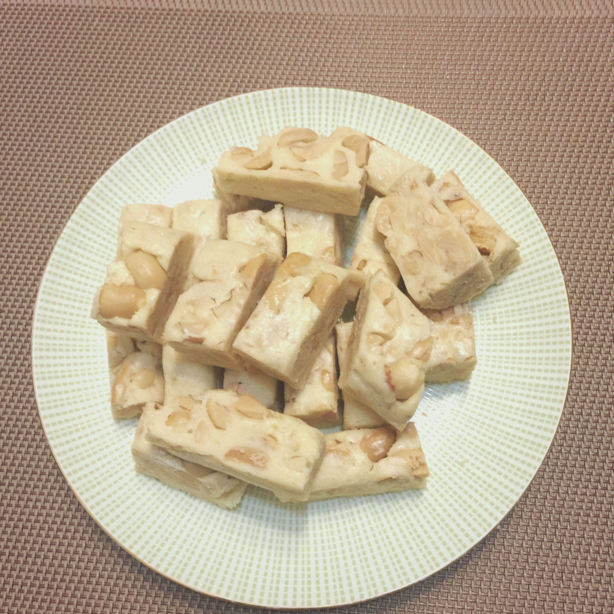 多味花生牛轧糖