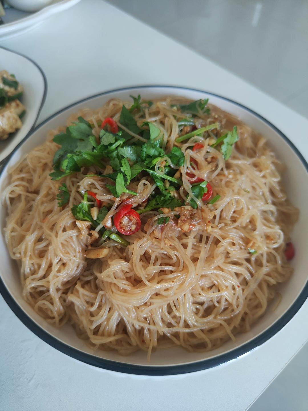 开胃爽口又营养的菠菜拌粉丝