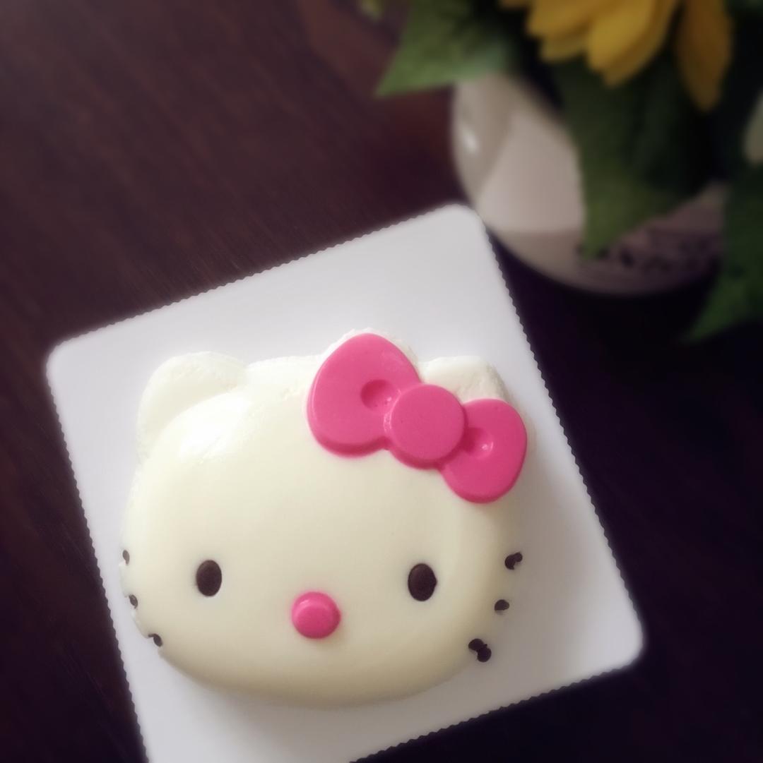 酸奶慕斯HelloKitty蛋糕
