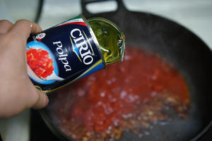 茄汁红酒烩阿根廷红虾的做法 步骤4