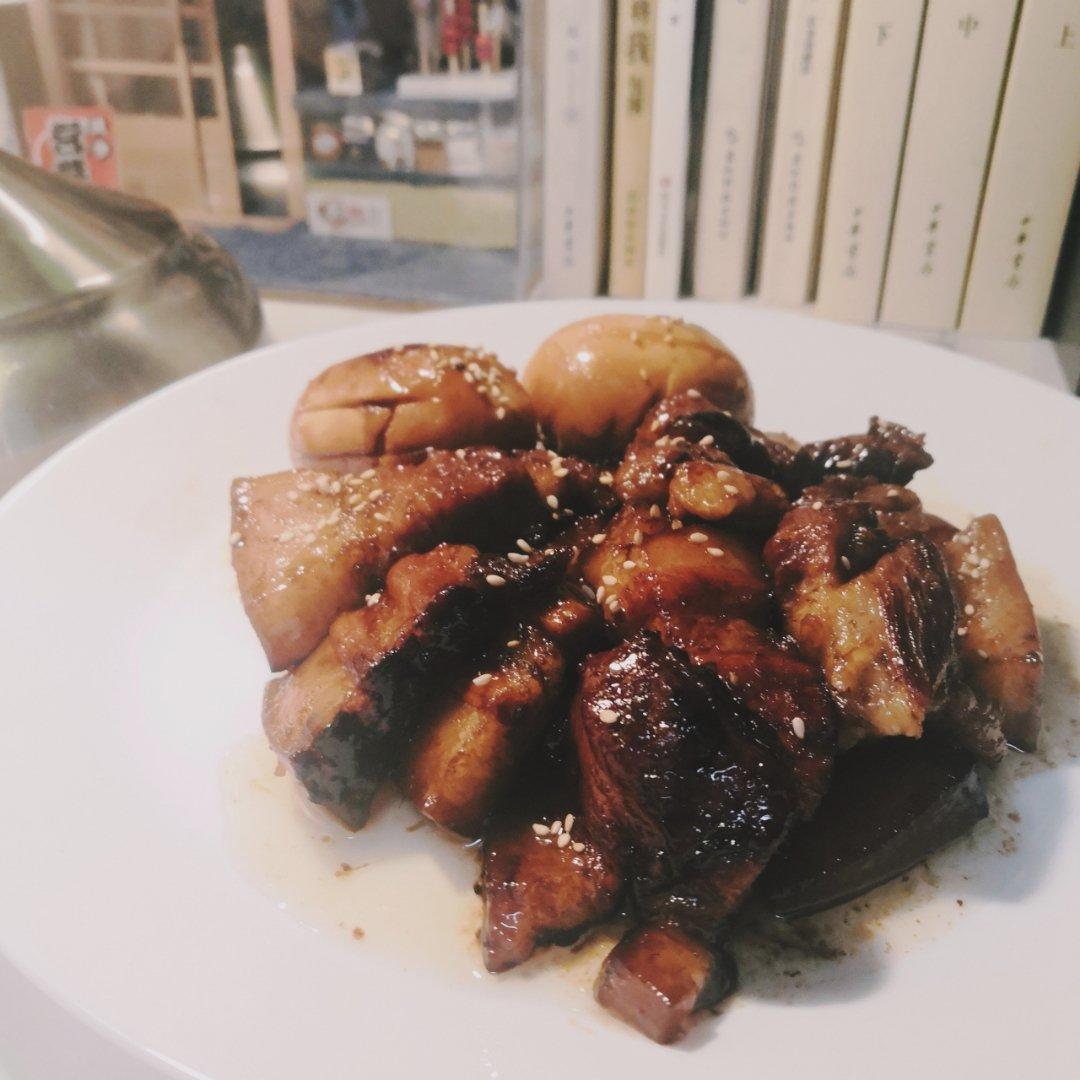 加了鹌鹑蛋后，这盘红烧肉，美味的逆天啦——鹌鹑蛋烧肉（孔瑶食谱）