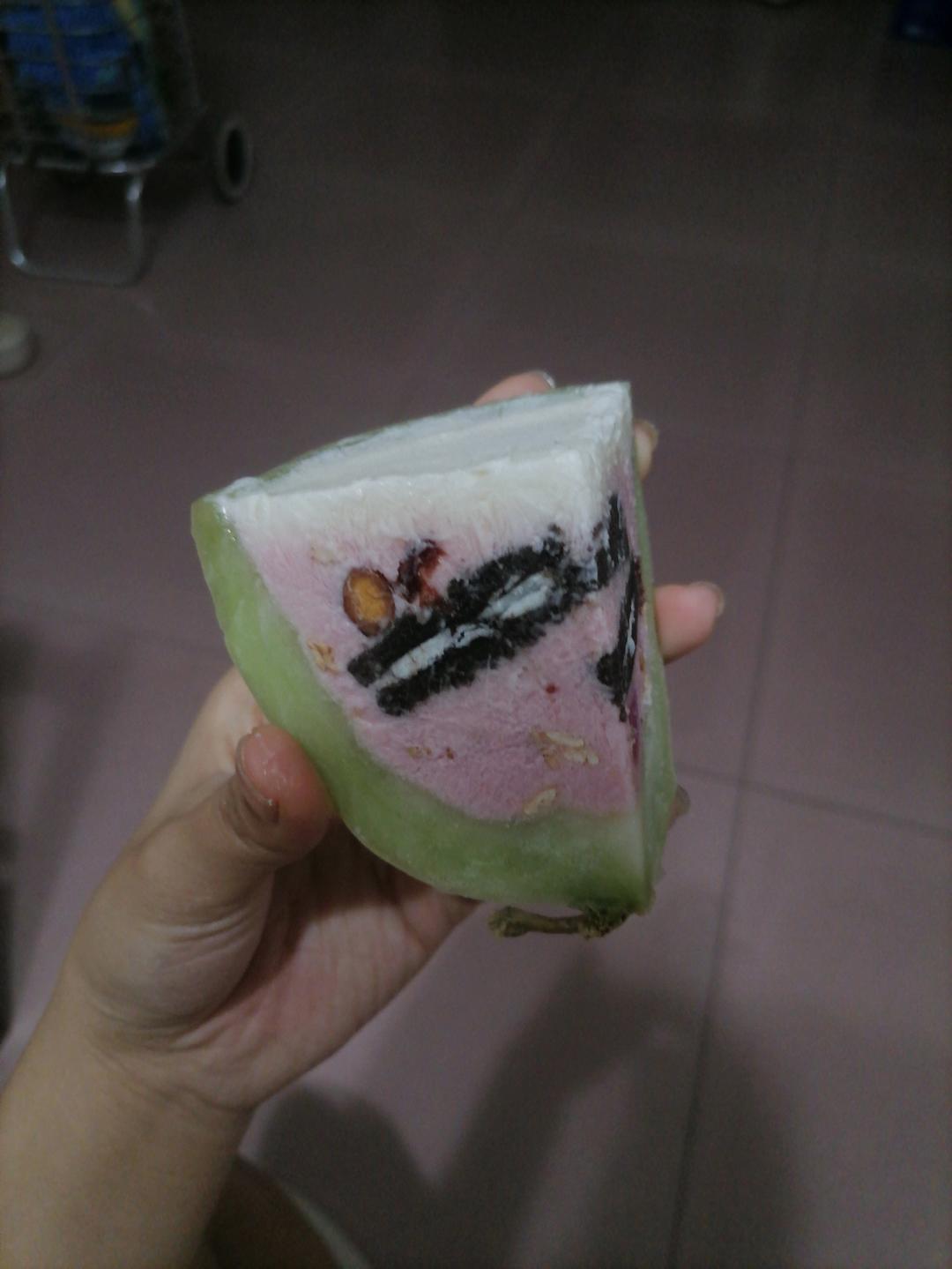 不用洗碗的甜瓜皮冻酸奶