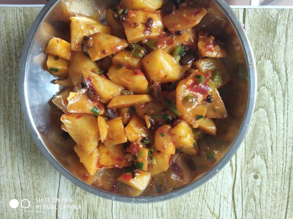 红烧土豆块