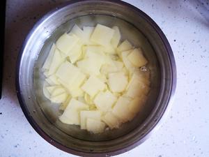 土豆黄瓜片的做法 步骤1
