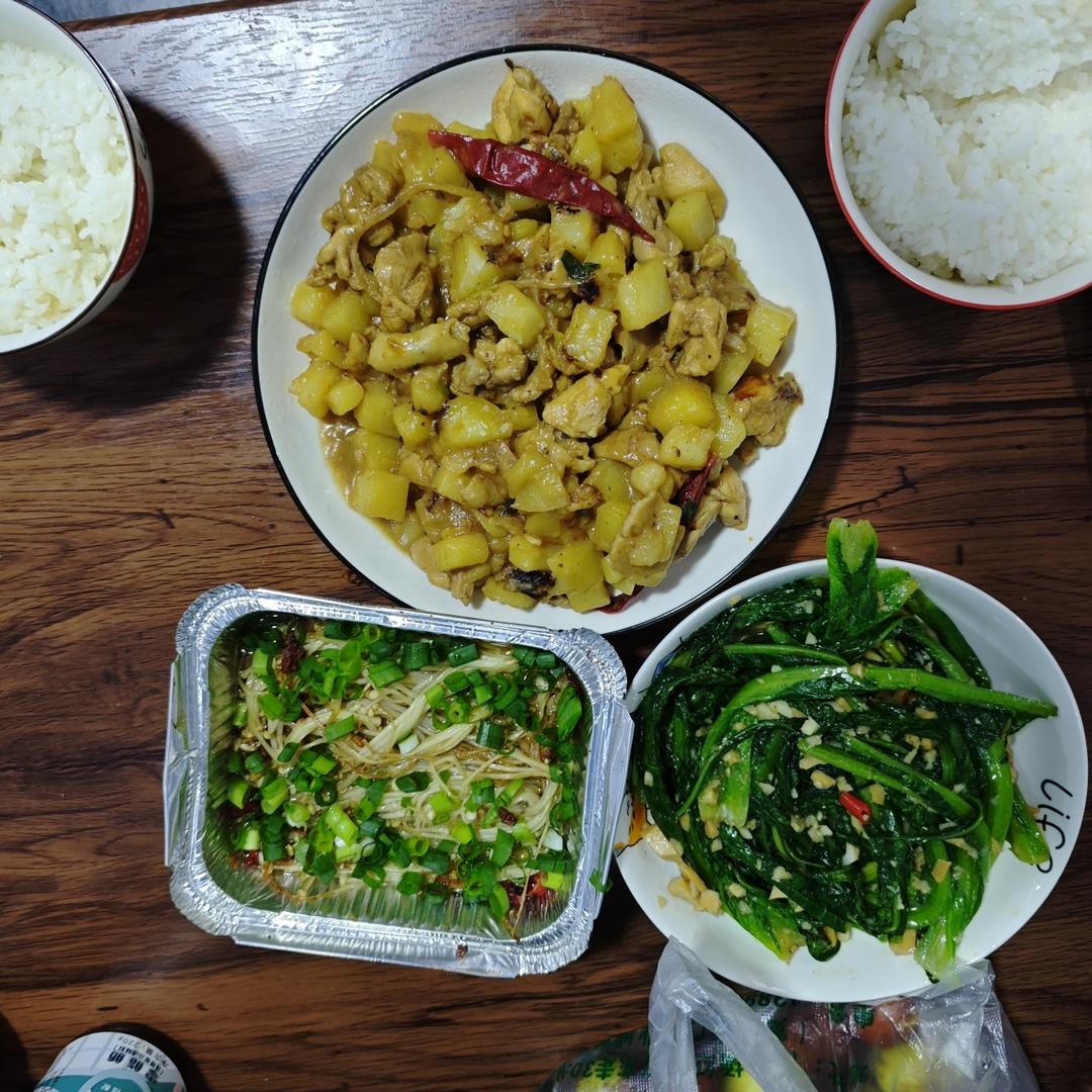 鸡腿炖土豆 上桌秒空盘 汤都喝干了！