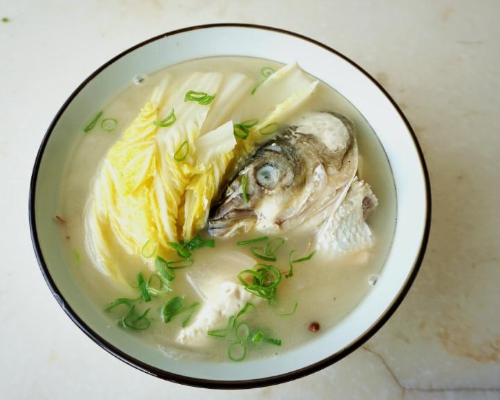 豆腐白菜鱼头汤
