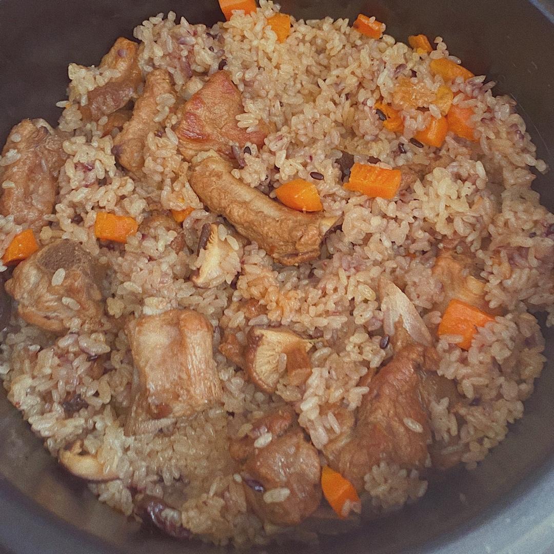 喷香排骨焖饭（爆好吃）
