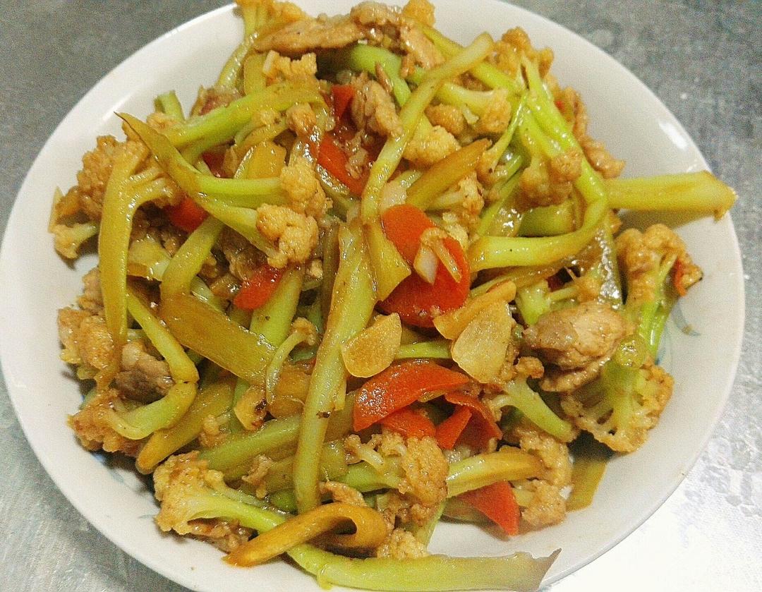 老丁的私房菜-干锅花菜