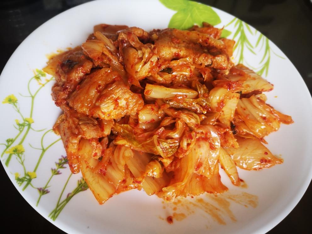 泡菜炒五花肉的做法