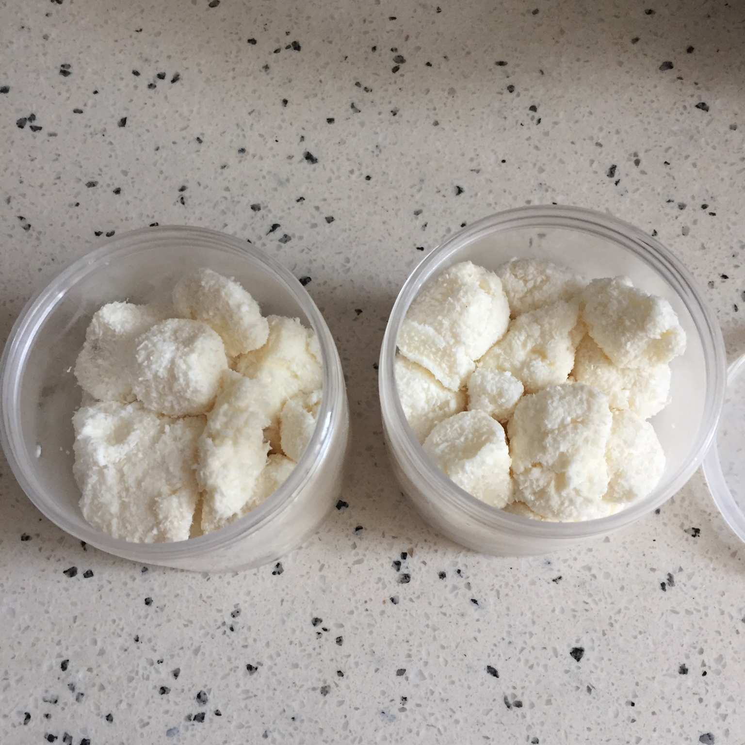 椰丝牛奶小方糕