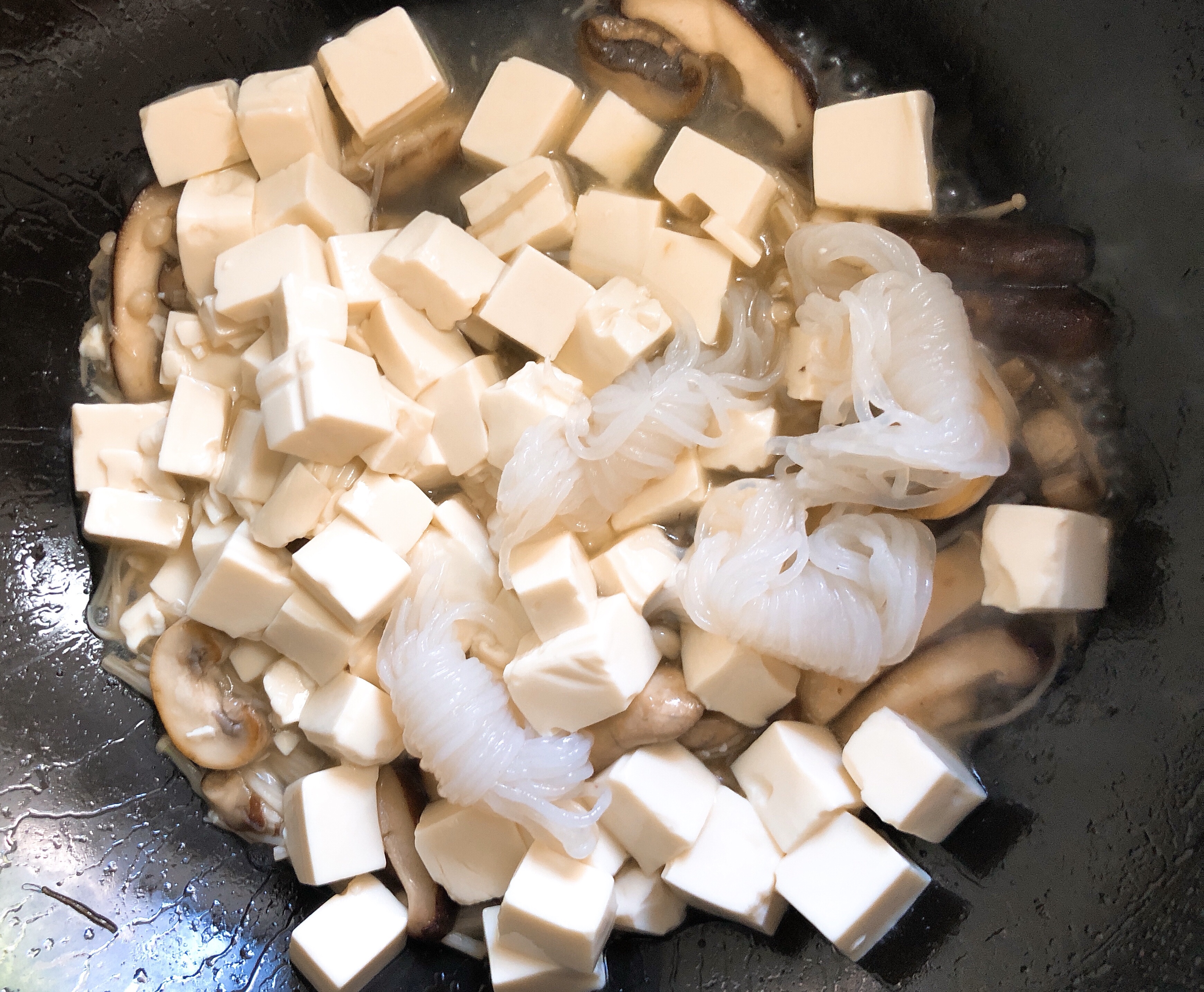 养胃吃豆腐-炒蘑菇的做法 步骤3