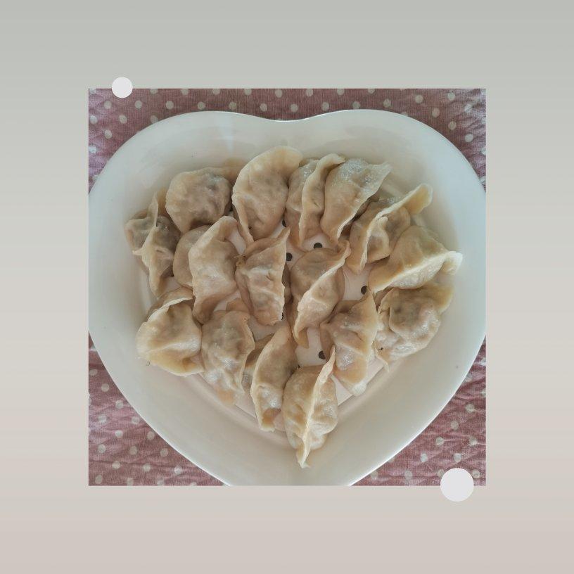 半烫面饺子皮（锅贴、蒸饺、烧卖、剩了还可以烙饼）