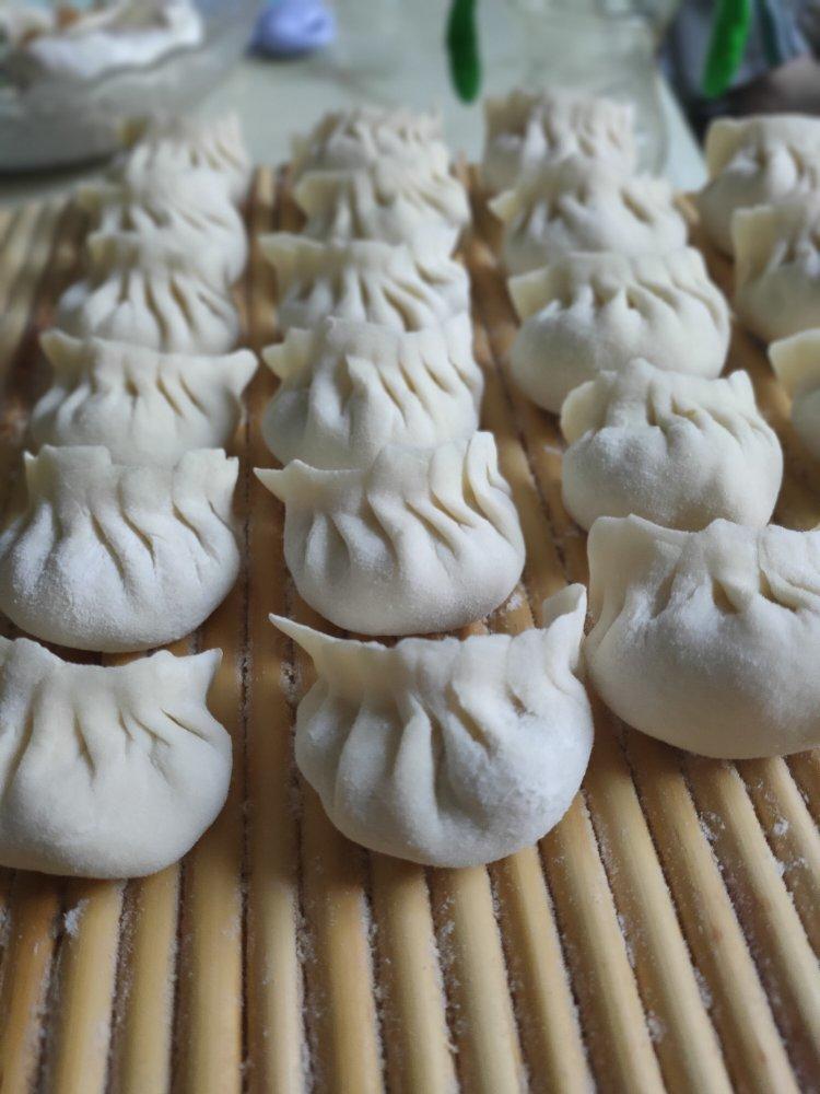 韭菜猪肉饺子(最简单最好吃又最多汁的饺子)