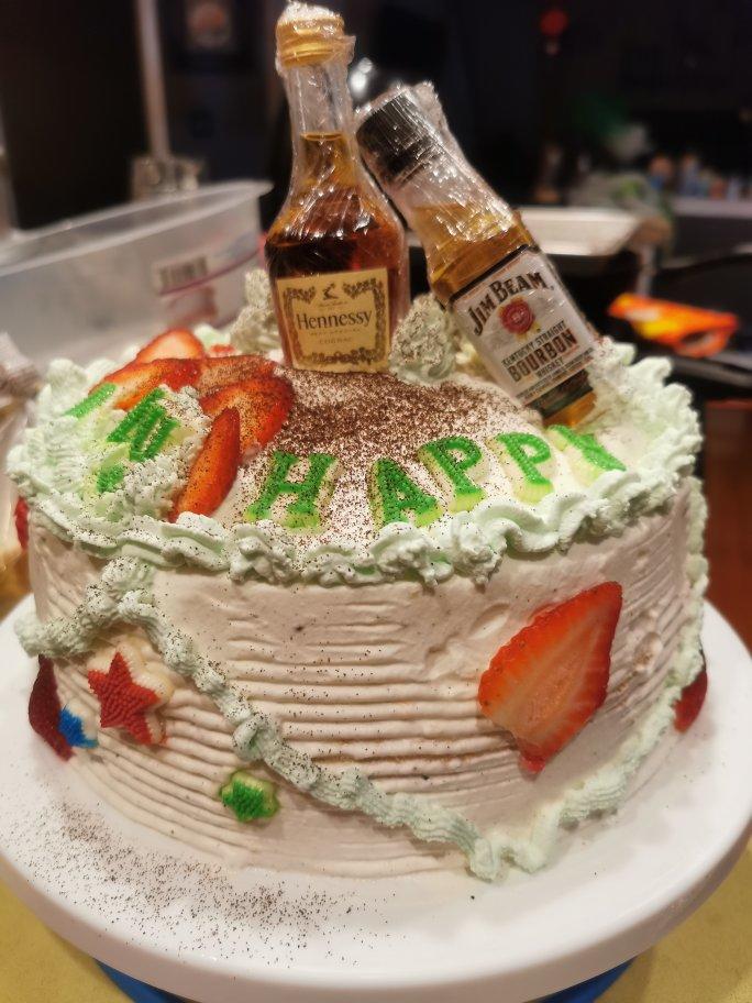 八寸戚风草莓巧克力淋面生日蛋糕🎂附详细步骤