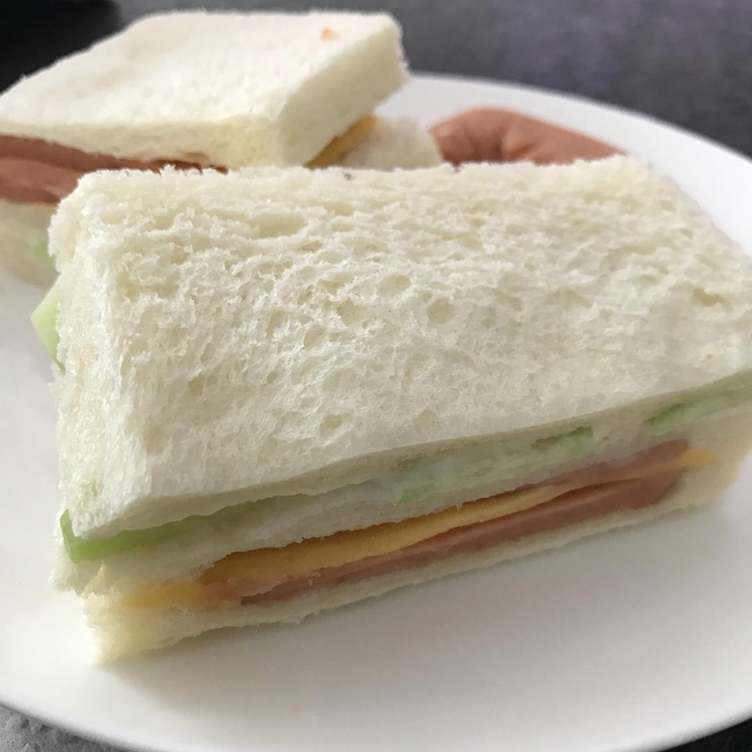 火腿芝士蛋三文治