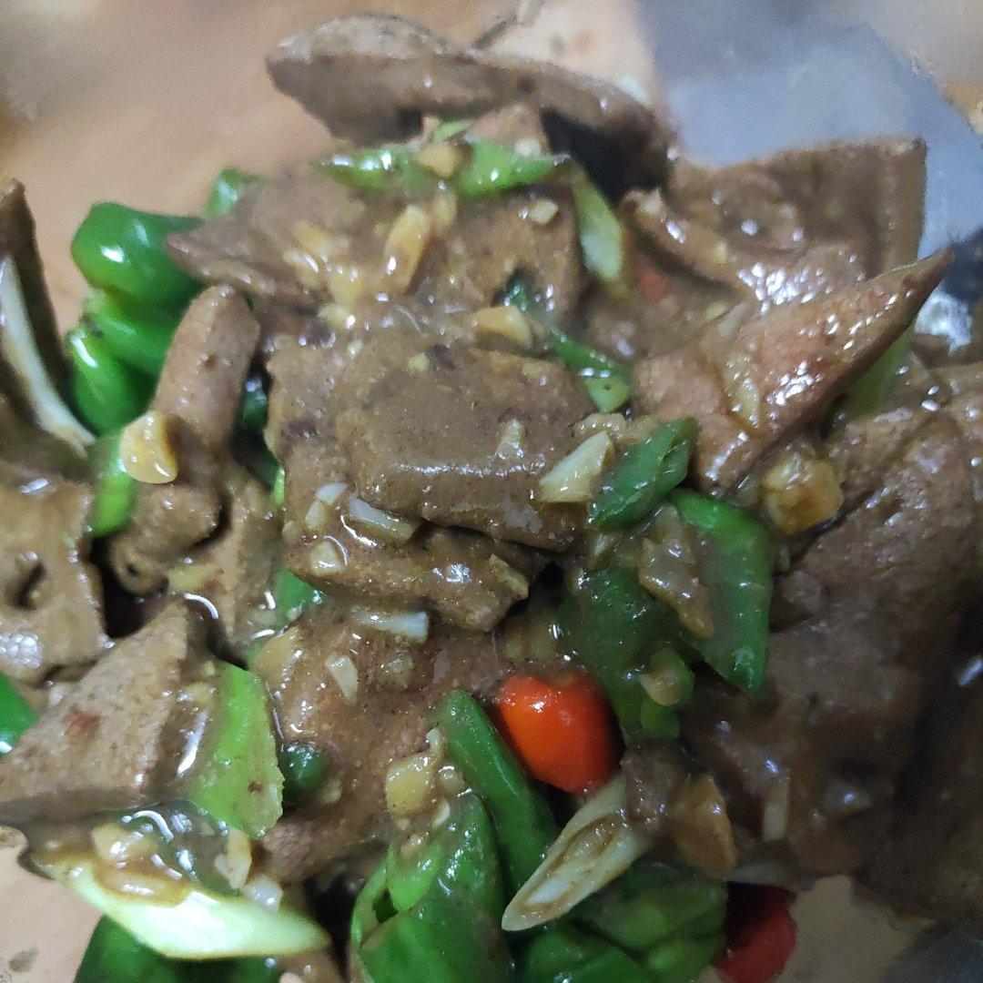 野性十足的湘西名菜【土匪猪肝】，吃它一定要备足米饭！