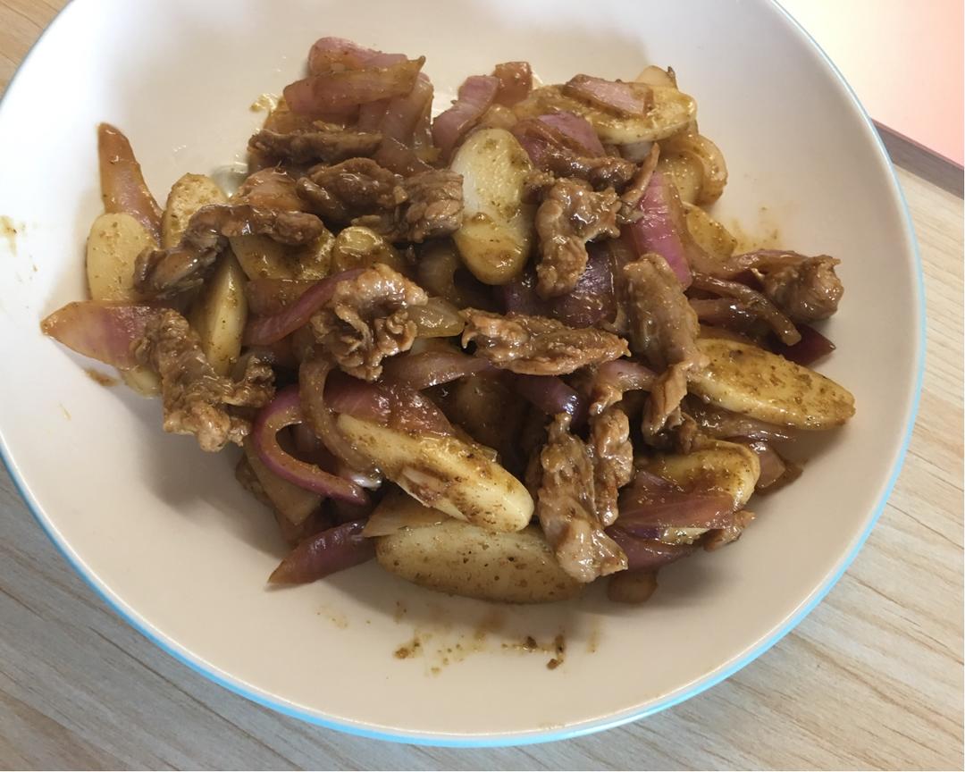孜然洋葱炒牛肉粒