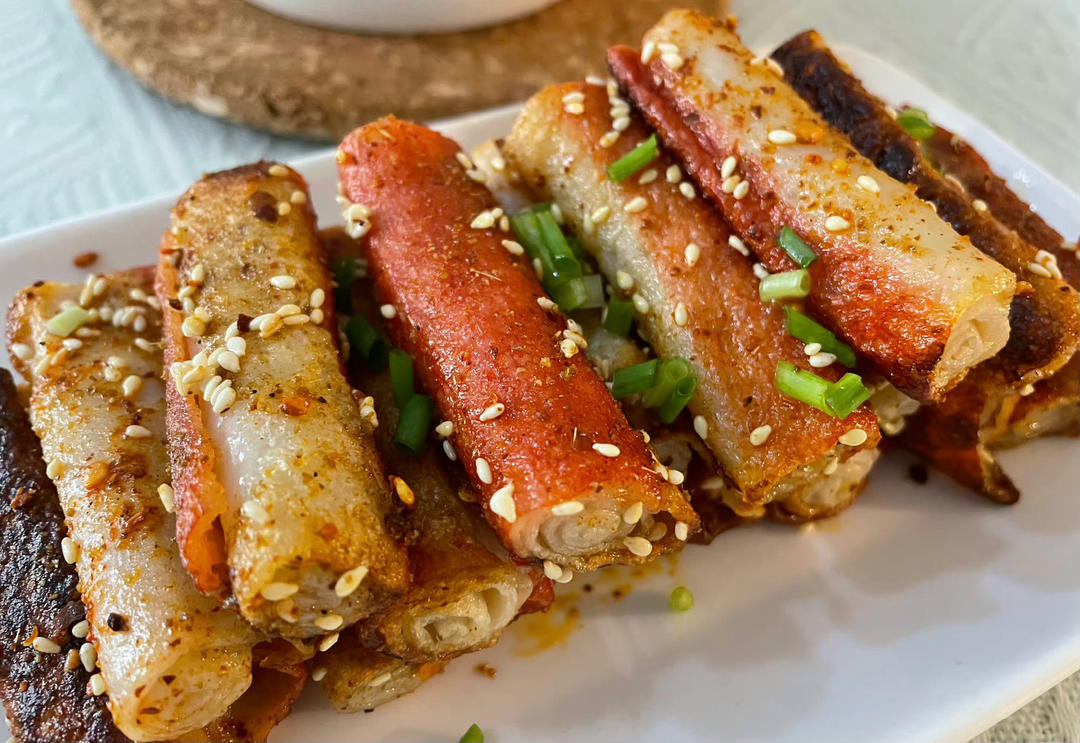 🔥秒杀夜市烧烤摊的香辣蟹肉棒⁉️十分钟搞定，比烧烤都好吃🔥