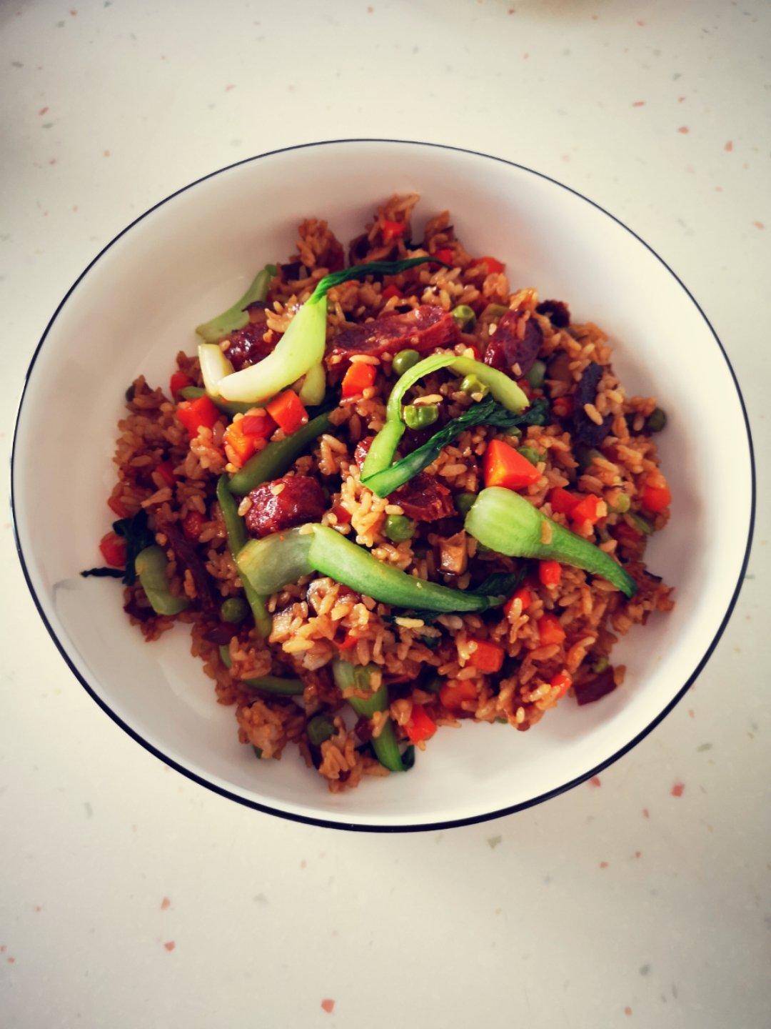 腊肠煲仔饭（电饭锅）