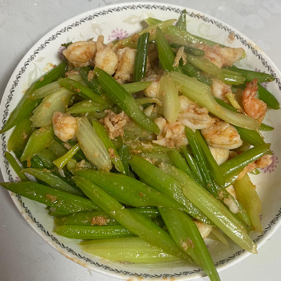 超级嫩的西芹吃法（西芹虾仁），小朋友也可以吃很多