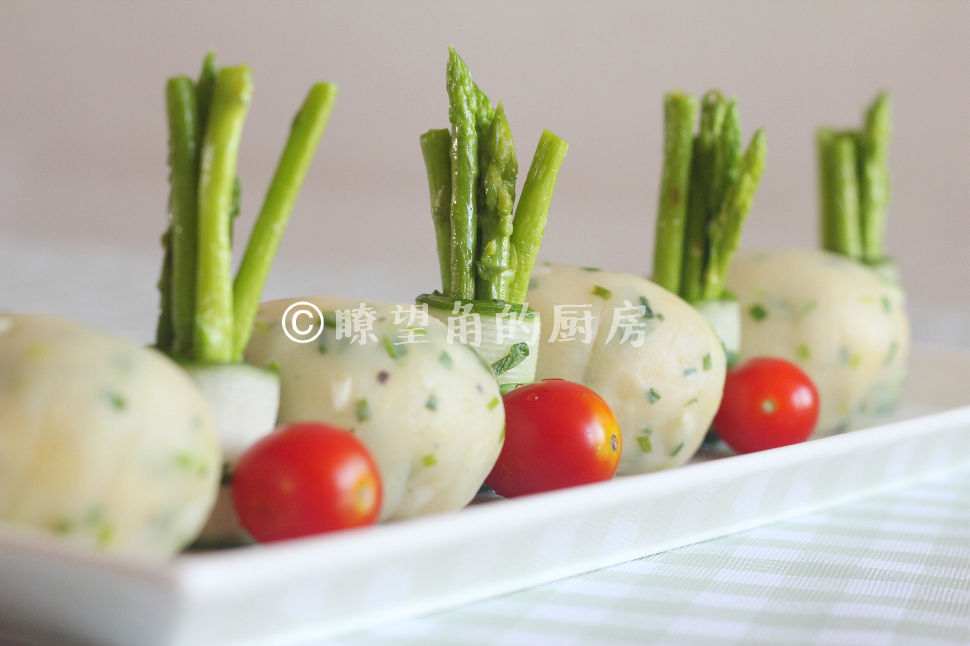 土豆球配芦笋黄瓜卷「瞭望角的厨房」的做法
