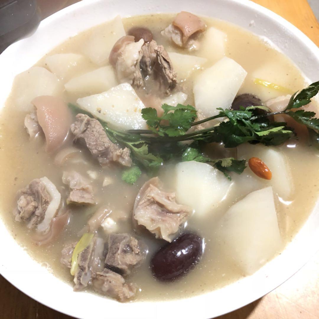 羊肉炖白萝卜