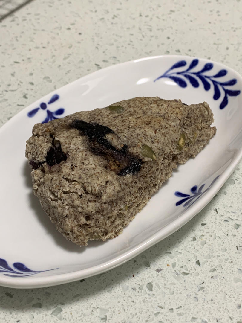 黑莓全麦早餐司康丨健康·烘焙<好好吃饭2>