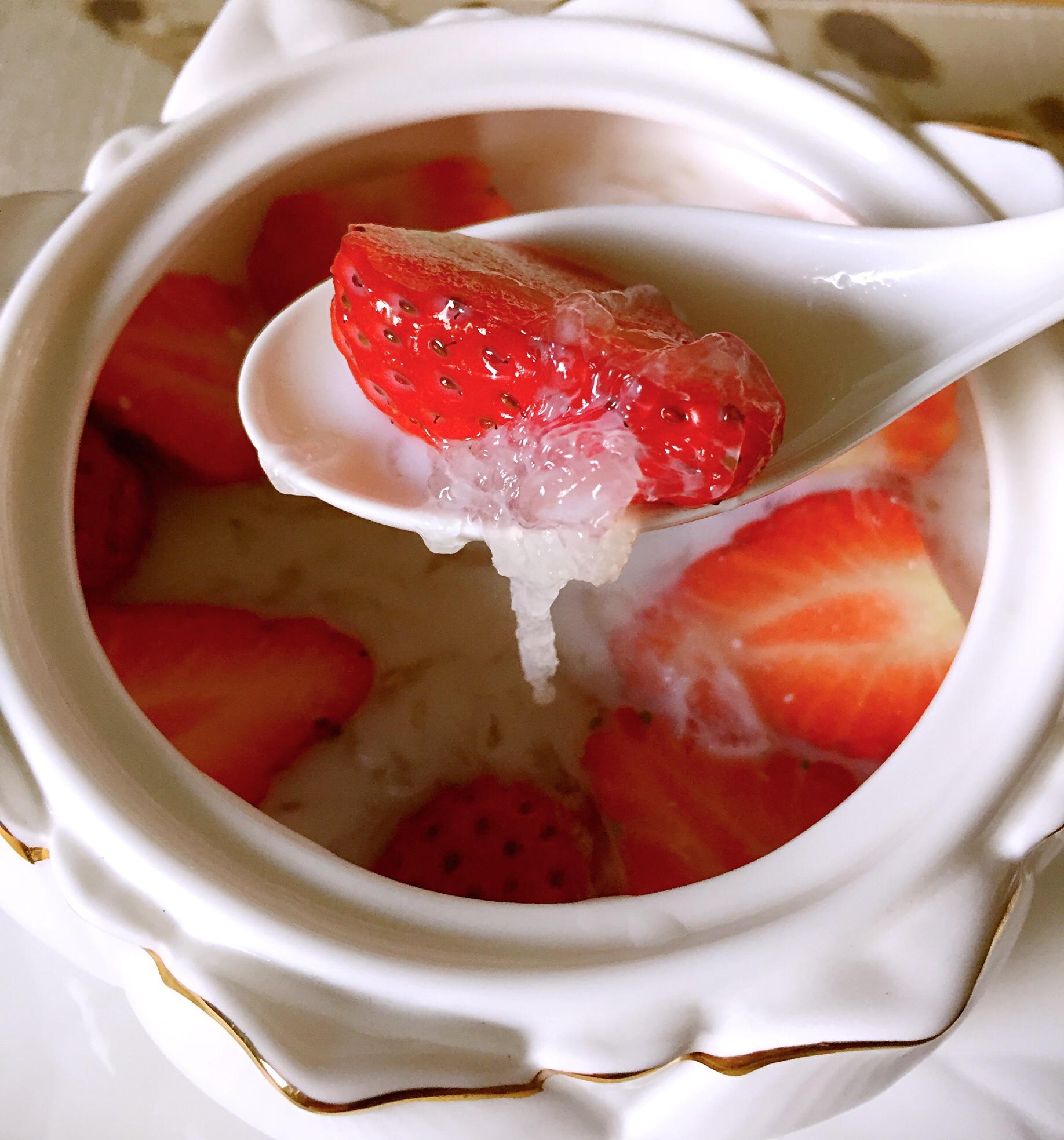 草莓牛奶燕窝的做法