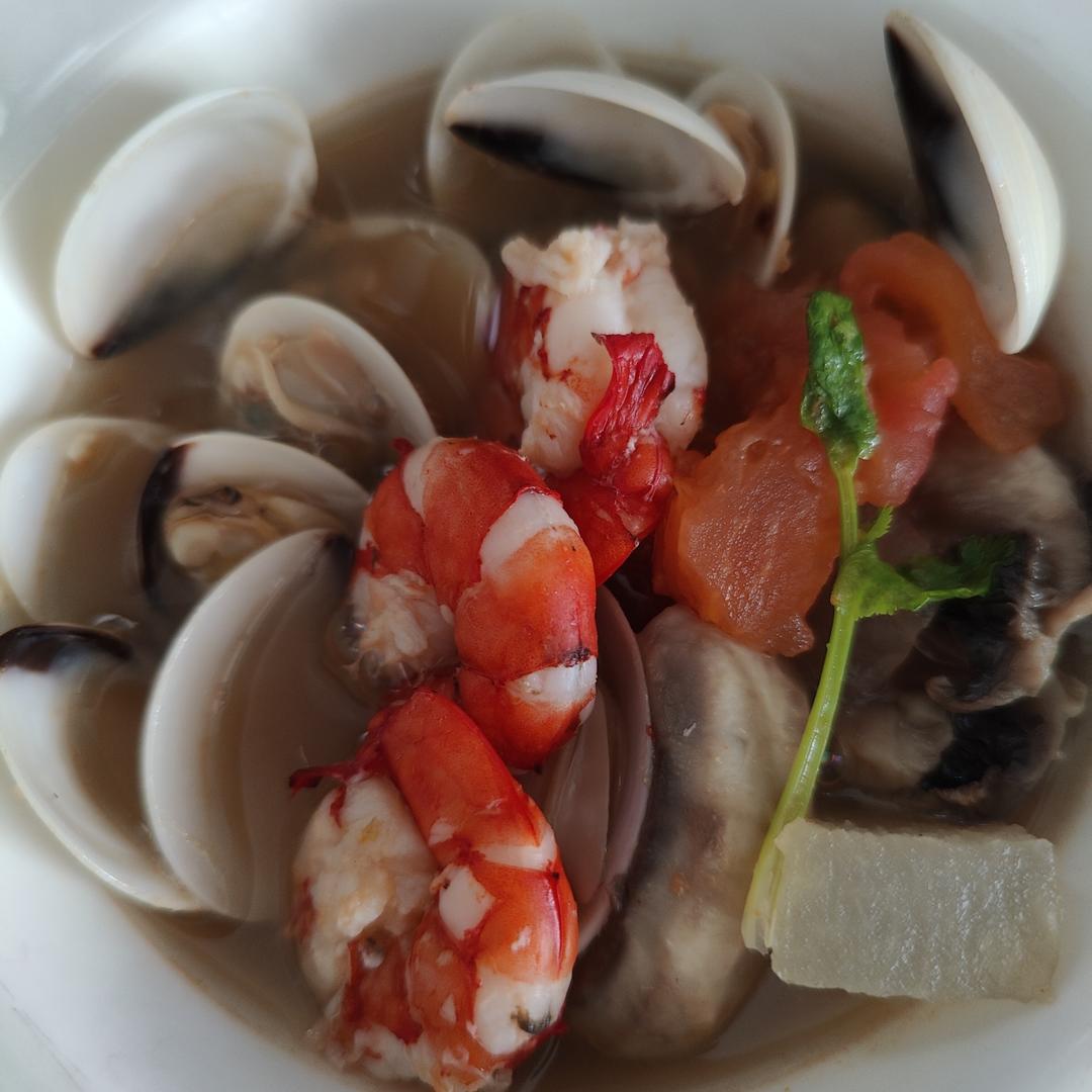 鲜掉眉毛口蘑汤