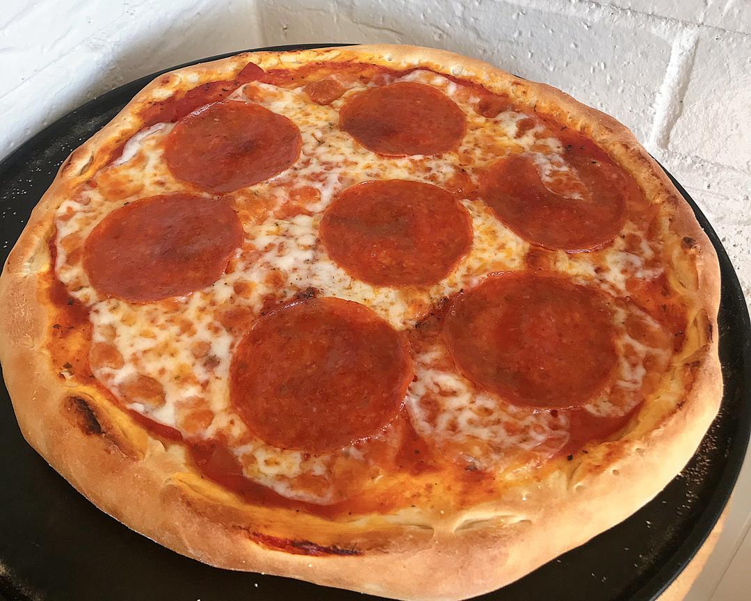 Pepperoni pizza百搭美味披萨面团的做法