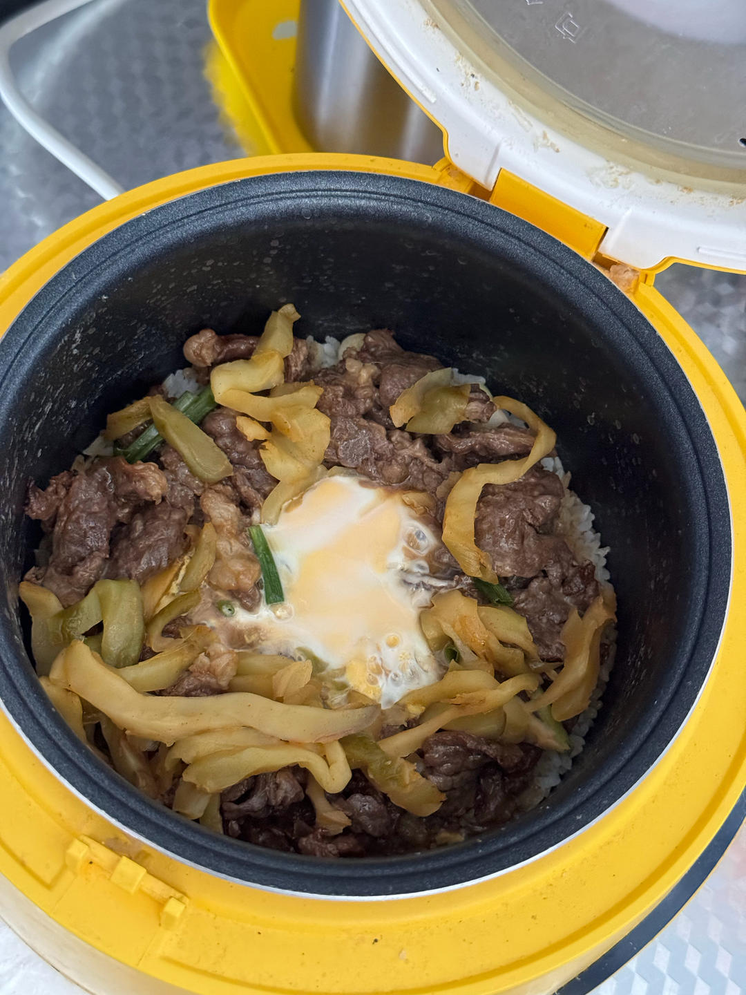 治愈一人食/窝蛋牛肉饭