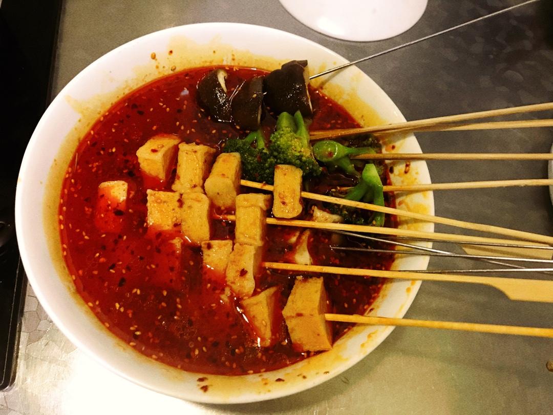 厨师长教你：“冷吃串串”的家常做法，味道很赞，先收藏起来