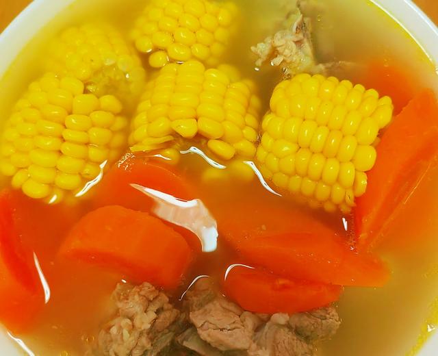养肝明目的玉米红萝卜猪骨汤的做法