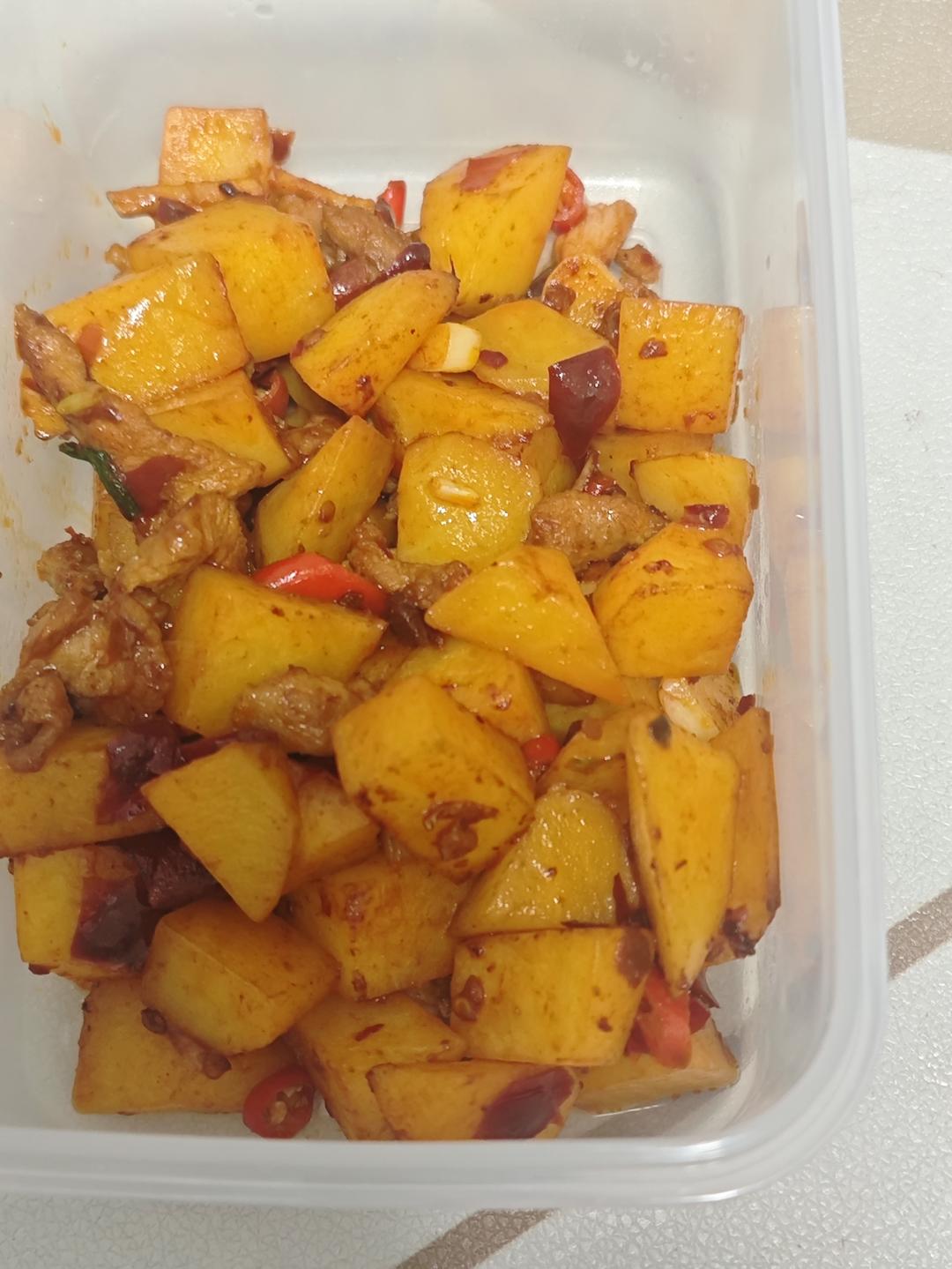 超级好吃简单的土豆丁炒肉