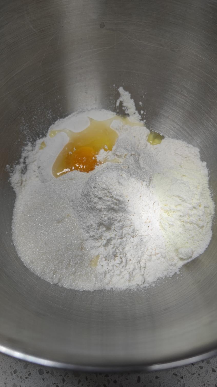 纯奶手撕吐司的做法 步骤1