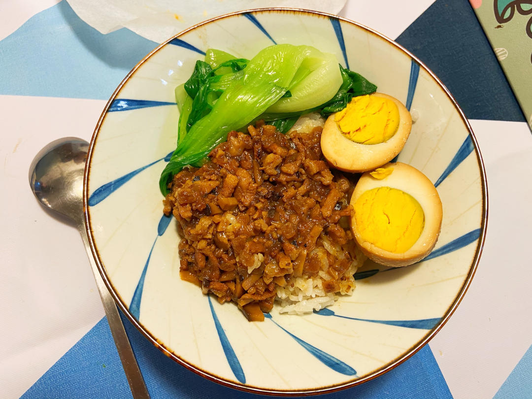 洋葱酥卤肉饭