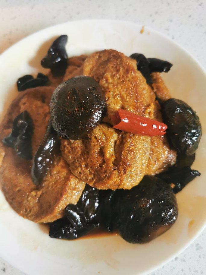本帮红烧素鸡：素食烧得肉味来