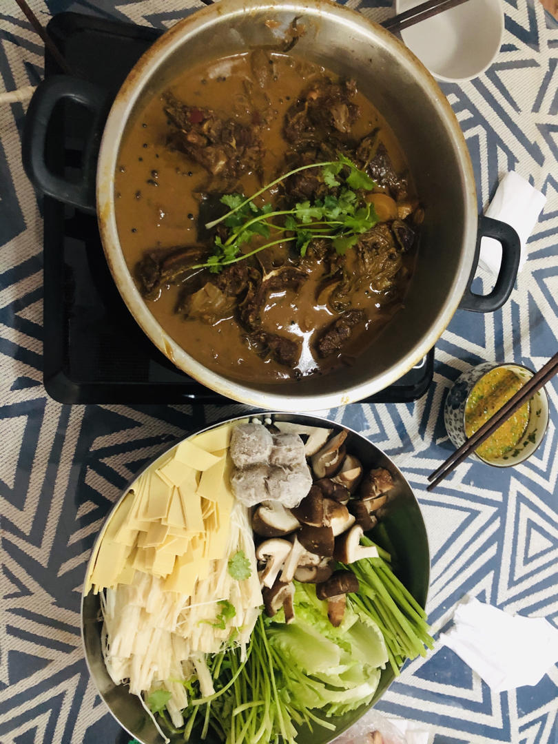 堂妈教你做红汤羊蝎子火锅