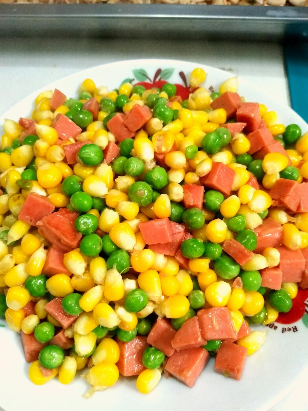 氷异灵做的豌豆炒玉米火腿肠