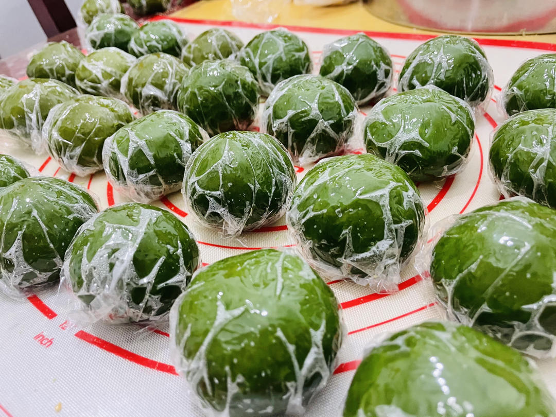清明必吃的艾草青团