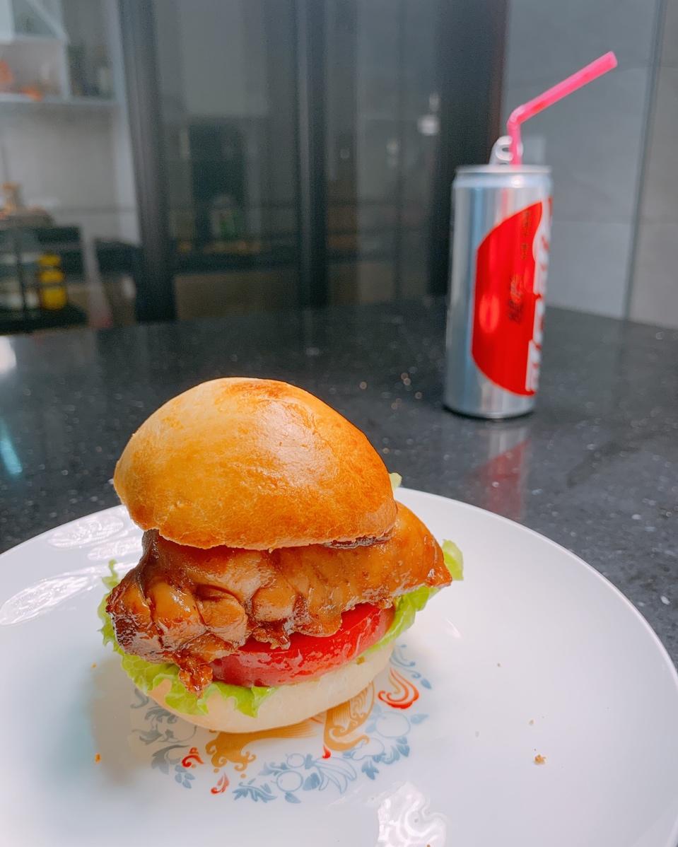 完爆KFC的板烧鸡腿堡（波兰种汉堡胚制作）