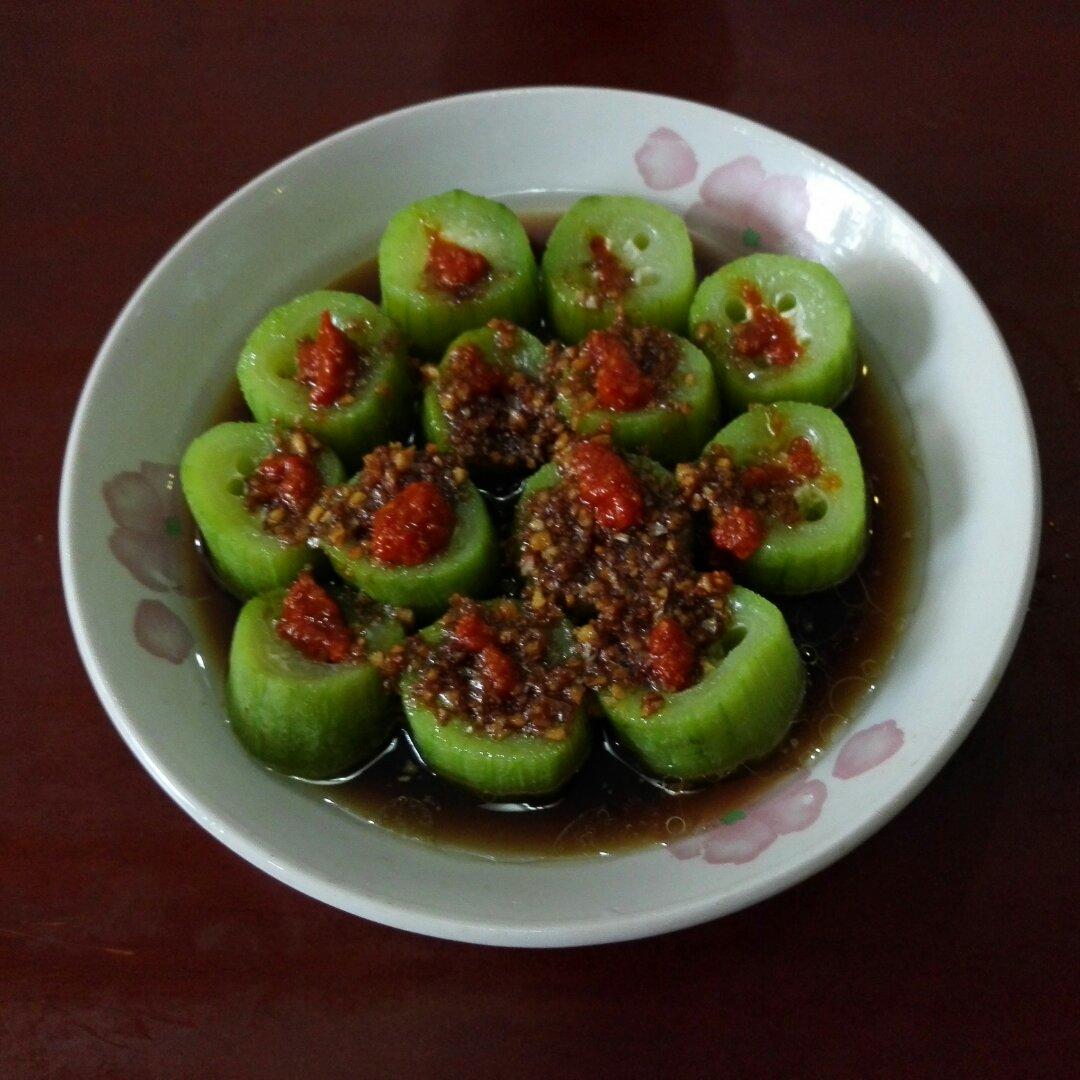 只需要五分钟就可以的美味蒜蓉蒸丝瓜