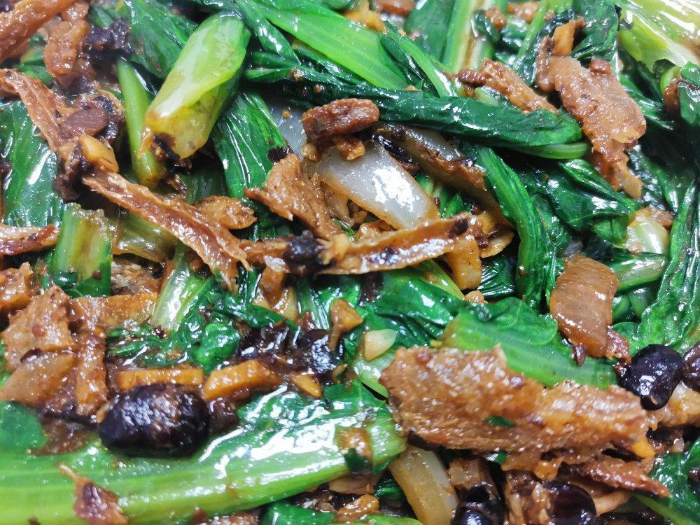 只需两种食材  不需任何调料  厨房小白也能做出的豆豉鲮鱼油麦菜