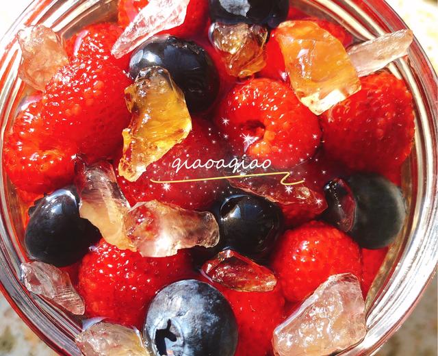 莓梅果酒（蓝莓、杨梅、覆盆子）适合女生喝的甜甜的果酒～