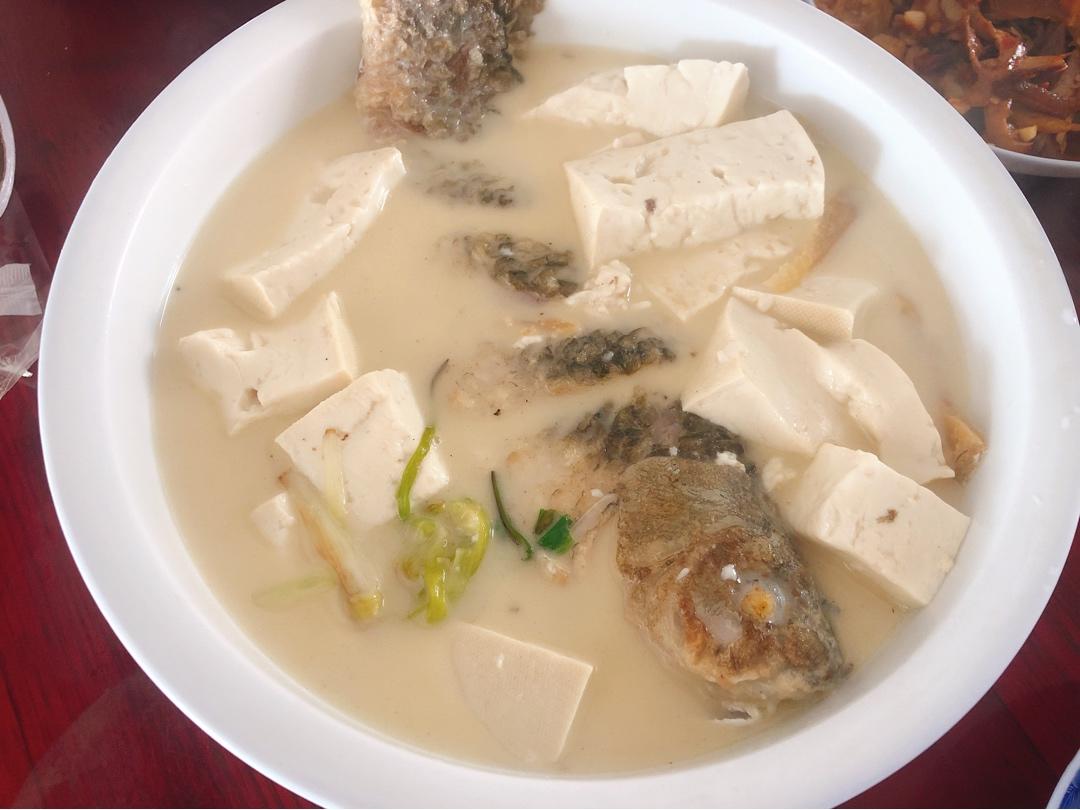 鲫鱼豆腐汤