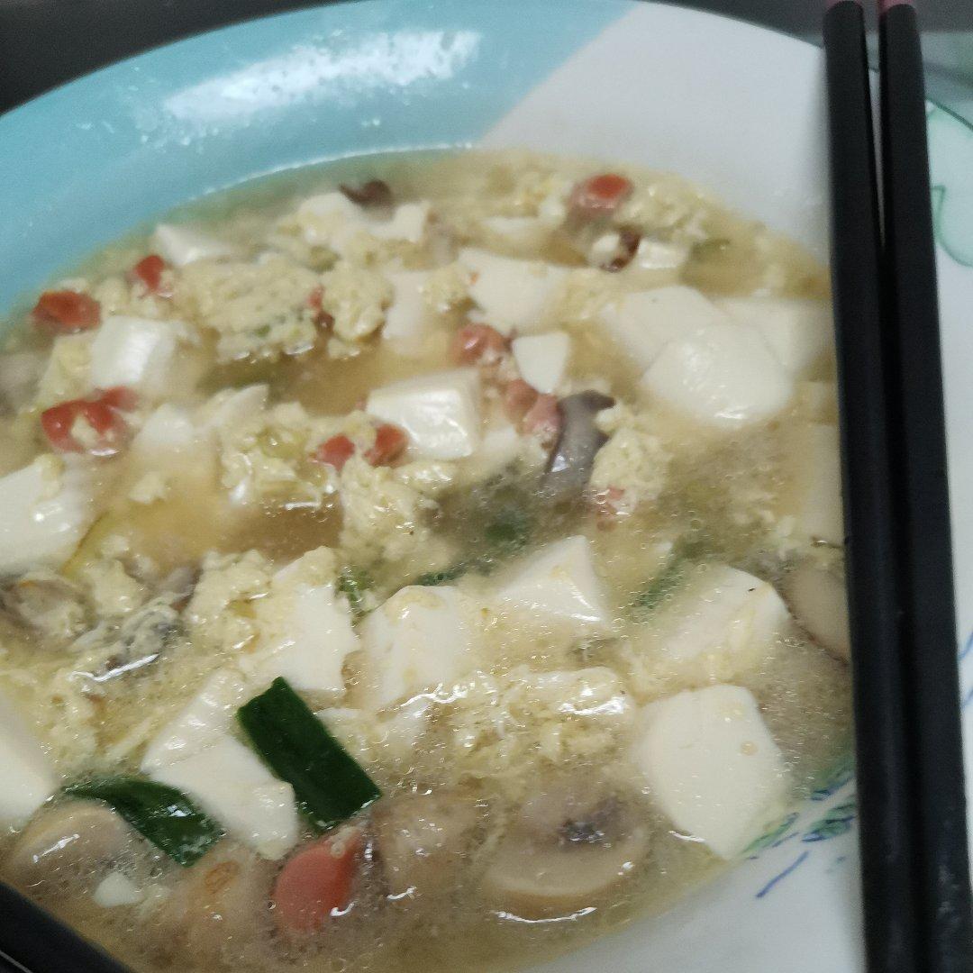 鲜美蘑菇豆腐汤