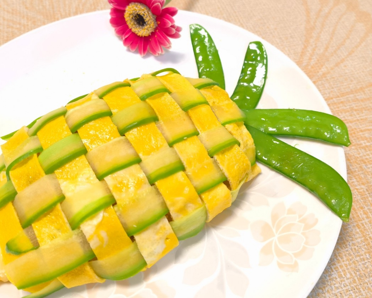 高颜值快手年夜饭之菠萝造型摆盘的做法