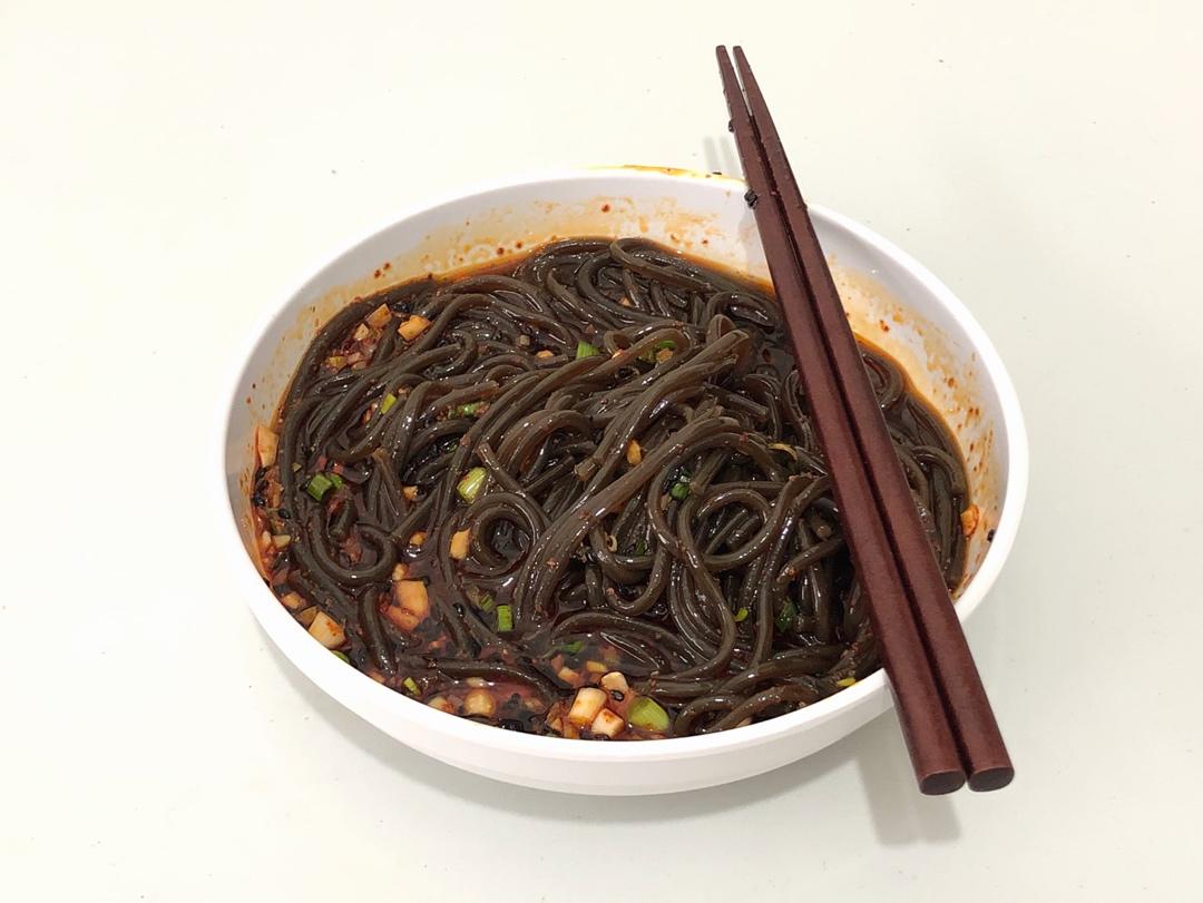 凉拌蕨根粉
